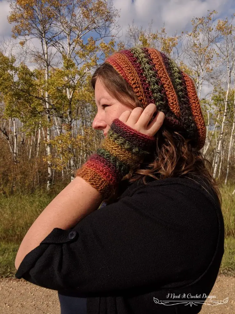 The Bauble Fingerless Gloves - Free Crochet Pattern