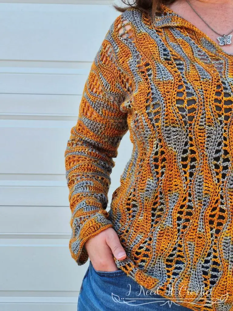 Close-up of wave stitch pattern featured in the free crochet top pattern