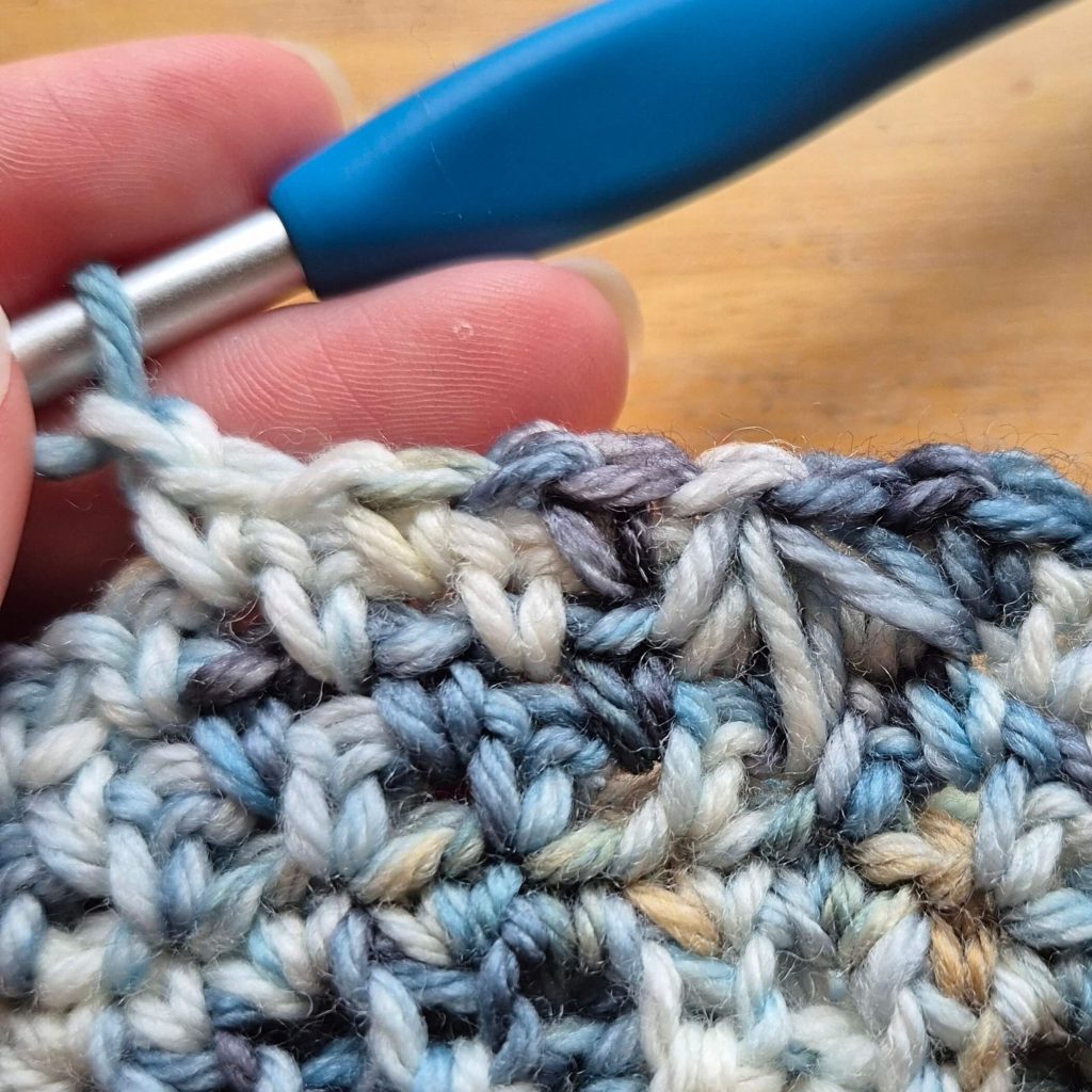Continuing the crochet pattern after completing the birdsfoot stitch